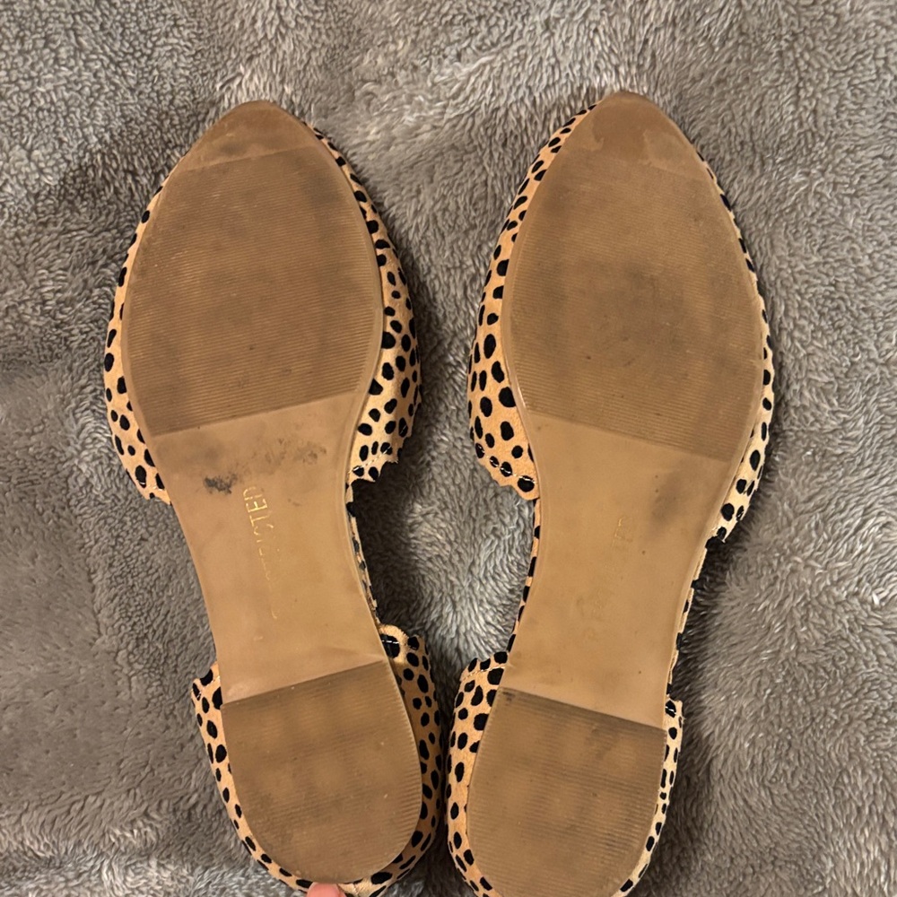 Restricted Leopard Print Flats - Picture 3 of 4